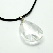 WISIOREK / NASZYJNIK Z PRZEZROCZYSTYM SZKIEŁKIEM                                                                                        0667-503 - 2