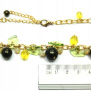 WISIOR/ŁĄŃCUSZEK Z ZIELONYMI KORALIKAMI ROZPINANY                                                         (0611-31) - 3