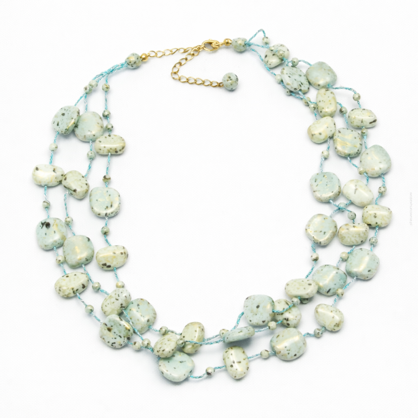 NASZYJNIK / WISIOREK Z ZIELONYMI KORALIKAMI (MAX-02064 C SAM B)