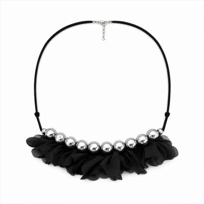 NASZYJNIK CZARNY Z FALBANKAMI I SREBRNYMI KULKAMI REGULOWANY                                      (0616-19 SAH L)