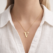 NASZYJNIK Z LITERKĄ  