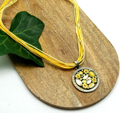 WISIOR / NASZYJNIK NA SZNURECZKACH Z OKRĄGŁĄ ZAWIESZKĄ                                                (WISZ-10 SAH)