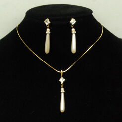 KOMPLET BIŻUTERII ŁAŃCUSZEK Z PEREŁKĄ  + KOLCZYKI                                                                      (0646-46 AS)