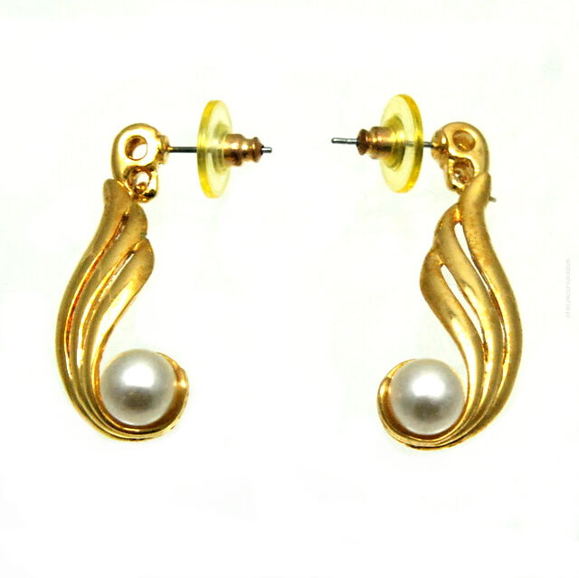 KOLCZYKI OZDOBNE WISZĄCE Z PEREŁKĄ                                                                                0611-58 SA