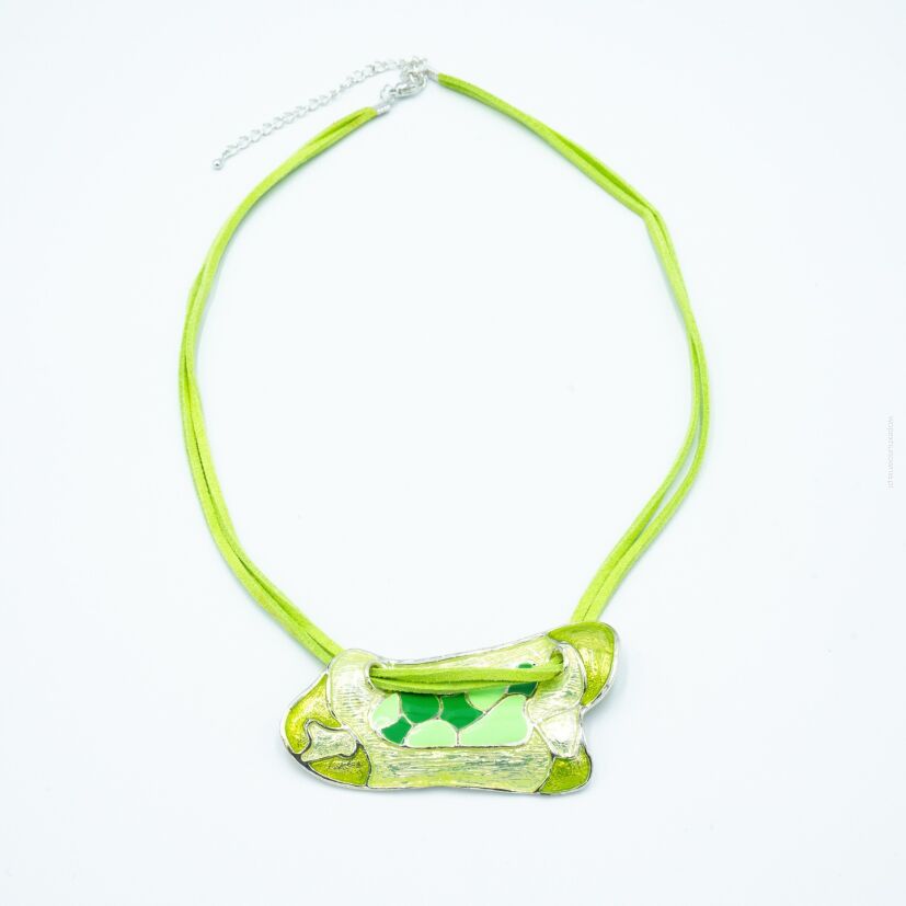 NASZYJNIK / WISIOR NA RZEMYKU Z ODDOBNĄ ZAWIESZKĄ                                                    (0612-1043 SAHG)