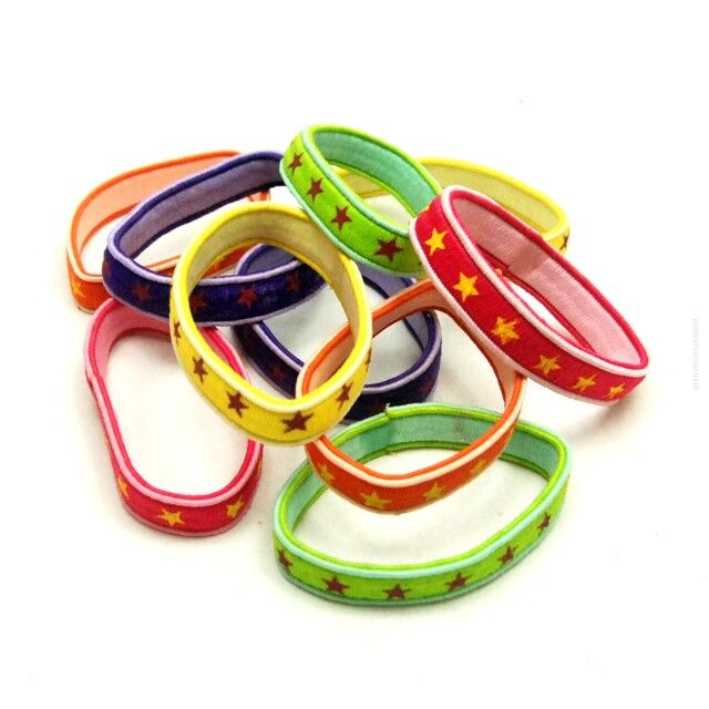 GUMKI DO WŁOSÓW KOLOROWE Z NADRUKIEM W GWIAZDKI  20 SZTUK (1582 SA)