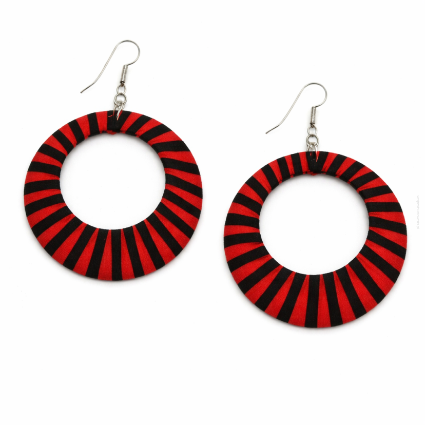 KOLCZYKI KOŁA OBSZYTE NITKĄ  CZERWONO-CZARNE 0665-36