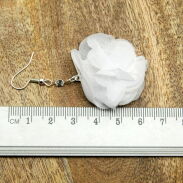 KOLCZYKI Z MATERIAŁU WISZĄCE BIAŁE KWIATY                                                                        (0611-28 SAH) - 2