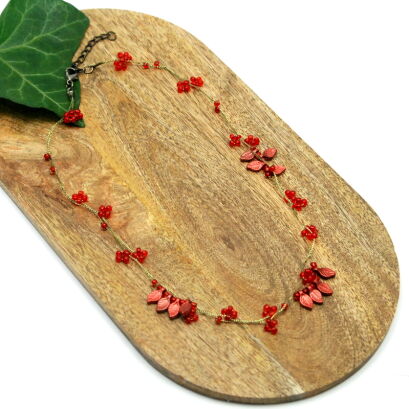 WISIOR / NASZYJNIK NA ŁAŃCUSZKACH CZERWONY                                           (7W287-1 SAM 4)