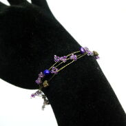 BRANSOLETKA ROZPINANA Z DROBNYMI FIOLETOWYMI ZAWIESZKAMI                                   (7W296-1 SAM4) - 2
