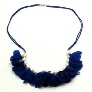 NECKLACE                                                        0676-511
