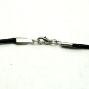 WISIOREK Z METALOWYM KRZYŻYKIEM                                                                                              0615-510 - 3