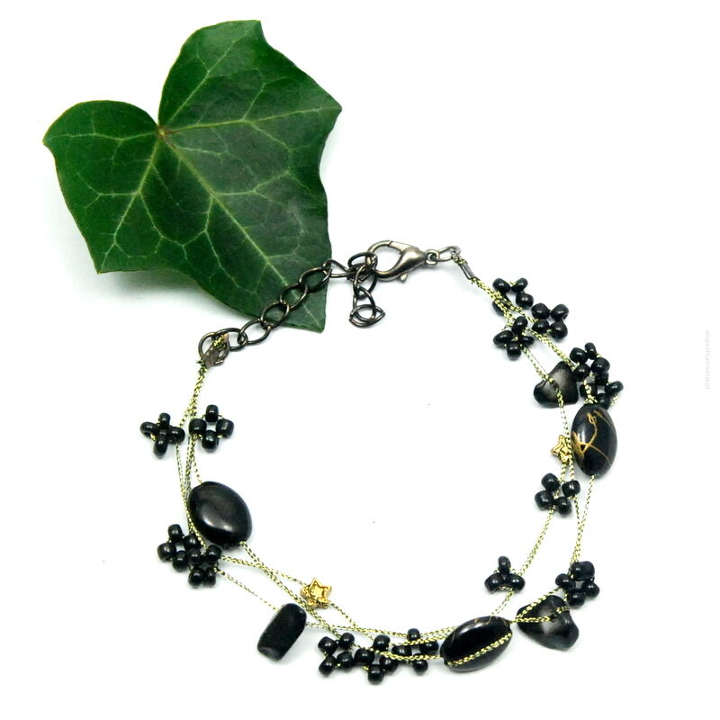 BRANSOLETKA ROZPINANA Z DROBNYMI CZARNYMI ZAWIESZKAMI                                   (7W297-4 SAM 4)