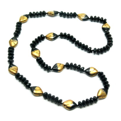 KORALE DŁUGIE NIEROZPINANE CZARNE                                                                        (KRD-2 SAHL)