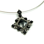 NASZYJNIK / WISIOR NA STRUNIE                                                    0616-504 - 2