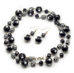 KOMPLET BIŻUTERII KORALE + KOLCZYKI CZARNO-BIAŁY GWIAZDKI 0665-56