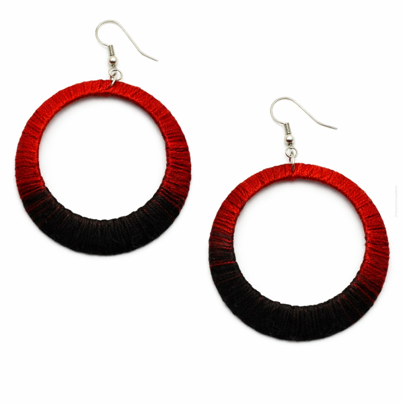 KOLCZYKI KOŁA OBSZYTE NITKĄ CZERWNO - CZARNE GRADIENT ETNO STYL 0665-31