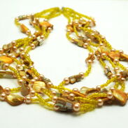 KORALE / NASZYJNIK Z KORALIKAMI Z  MASY PERŁOWEJ   0611-698 - 3