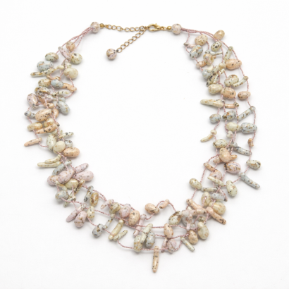 NASZYJNIK / WISIOREK Z KOLOROWYMI KORALIKAMI (N-0608/49/4R A SAM C)