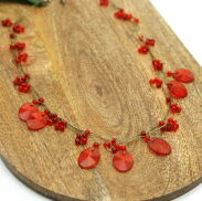 WISIOR / NASZYJNIK NA ŁAŃCUSZKACH CZERWONY                                             (7W286 SAM4) - 2