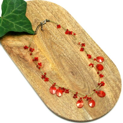 WISIOR / NASZYJNIK NA ŁAŃCUSZKACH CZERWONY                                             (7W286 SAM4)