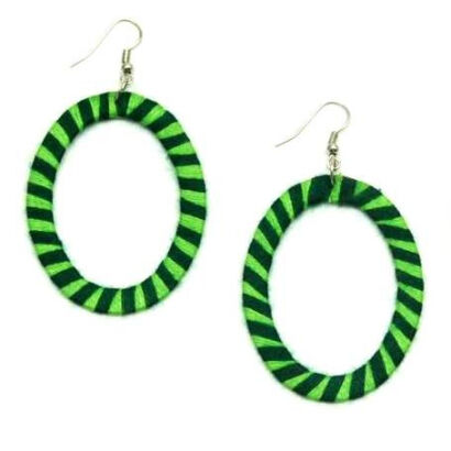 KOLCZYKI OWALNE OBSZYTE  NITKĄ ZIELONE 0665-08