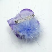 BROSZKA DAMSKA KWIATEK FIOLETOWY Z PIÓRKIEM  0615-783 - 2