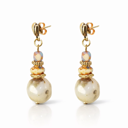 KOLCZYKI OZDOBNE CANTO – BEŻOWE Z OZDOBNYM KORALIKIEM  (7533-29 SA)