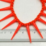 BRANSOLETKA  REGULOWANA SZNURECZKIEM Z KOLCAMI POMARAŃCZOWA                                                                           (0608-263 SAH) - 2