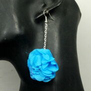 KOLCZYKI Z MATERIAŁU NIEBIESKIE- WISZĄCE KWIATY                                                                        (0611-85 SAH) - 2
