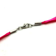 WISIOREK Z METALOWYM KRZYŻYKIEM                                                                                              0615-504 - 3