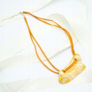 NASZYJNIK / WISIOR NA RZEMYKU Z ODDOBNĄ ZAWIESZKĄ                                                    (0612-1045 SAHG) - 3