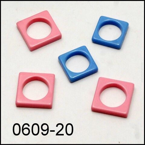PIERŚCIONKI PLASTIKOWE KWADRATOWE NIEBIESKIE I RÓŻOWE 2 ROZMIARY (5 szt)  0609-20
