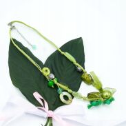 WISIOREK / NASZYJNIK ZIELONY ROZPINANY NA SZNURECZKACH                                         0612-1066 - 3