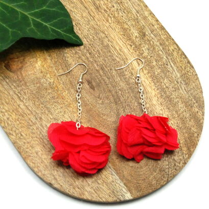 KOLCZYKI Z MATERIAŁU "MALINOWE"- WISZĄCE KWIATY                                                                        (0611-88 SAH)