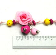 NASZYJNIK DZIECIĘCY WIELOKOLOROWY KWIATY KORALIKI 0665-41 - 4