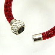 BRANSOLETKA NA MAGNES KRYSZTAŁKI CZERWONE  0614-51 - 2