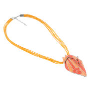 WISIOREK/ NASZYJNIK Z KOLOROWĄ ZAWIESZKĄ                                                                      0612-1020 - 2