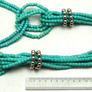 KORALE DREWNIANE / WISIOR W KOLORZE TURKUSOWYM                                                               0611-593 - 3