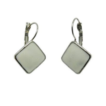 KOLCZYKI WISZĄCE EMALIOWANE BIAŁE ROMBY                           (5446-2 SAM)