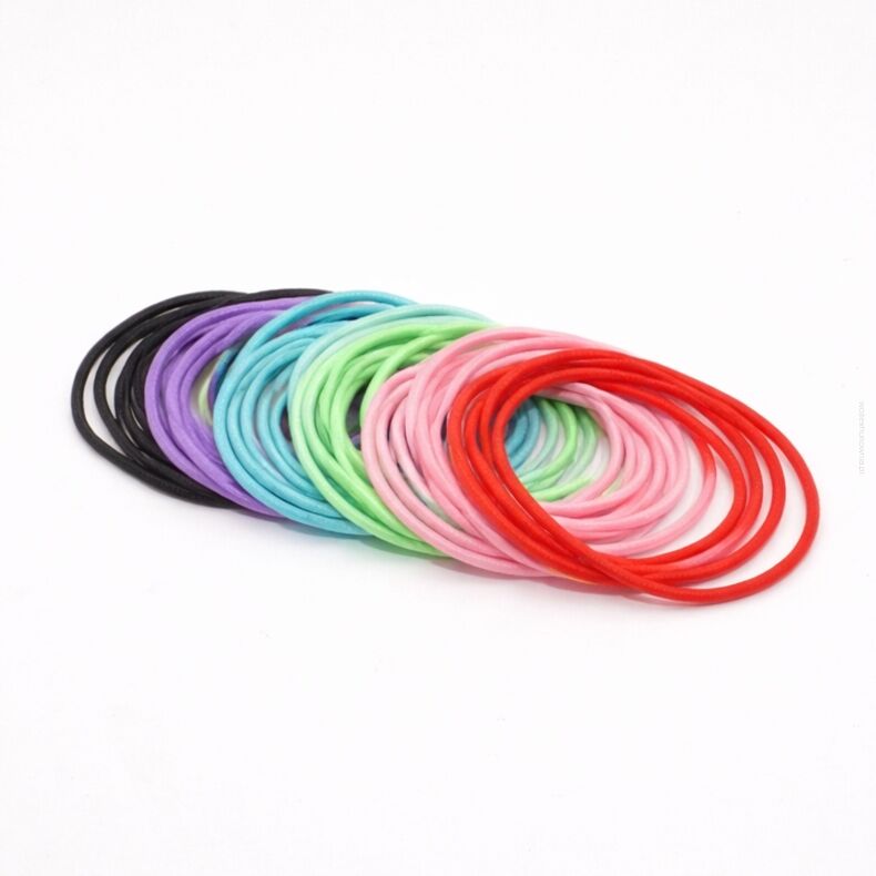 GUMKI DO WŁOSÓW CIENKIE KOLOROWE BEZ BLASZKI 50 SZTUK      (R3/M/50)