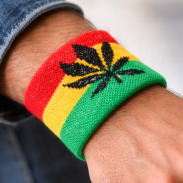 OPASKA Z FROTY NA NADGARSTEK RASTAMAN                                                  (0004-86 SAH) - 2