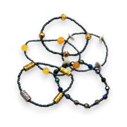 BRANSOLETKI Z KORALIKAMI NA GUMCE – WIELOKOLOROWE                                (BRGU-6) - 2