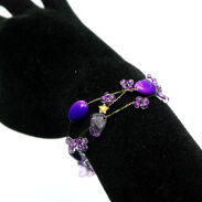 BRANSOLETKA ROZPINANA Z DROBNYMI FIOLETOWYMI ZAWIESZKAMI                                   (7W297-3 SAM 4) - 2
