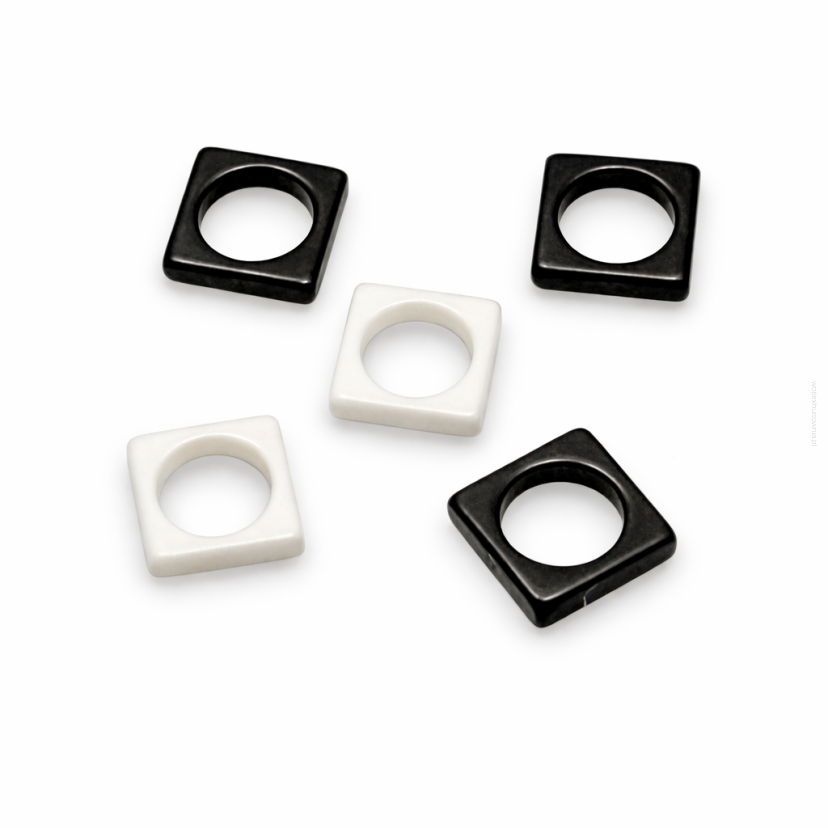 PIERŚCIONKI PLASTIKOWE KWADRATOWE ZESTAW 5 SZTUK (0608-01)