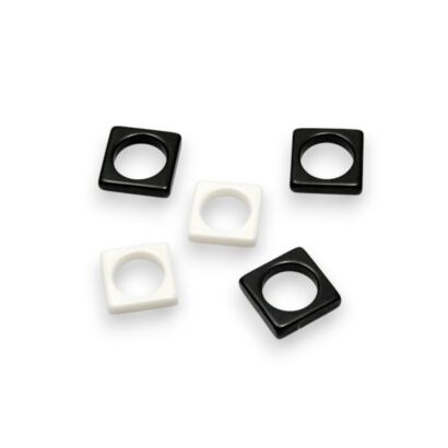PIERŚCIONKI PLASTIKOWE KWADRATOWE ZESTAW 5 SZTUK                       (0608-01)