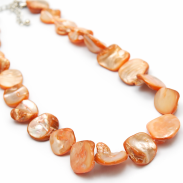 NASZYJNIK / WISIOREK BRZOSKWINIOWY Z MASY PERŁOWEJ (341LO2-1 SAM C) - 2