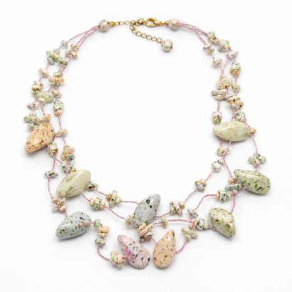 NASZYJNIK / WISIOREK Z KOLOROWYMI KORALIKAMI (N-0603/38/3R A SAM B)