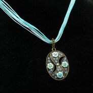 NASZYJNIK / WISIOR NA SZNURECZKACH Z OZDOBNĄ ZAWIESZKĄ                                                    (WISZ-1 SAH) - 2