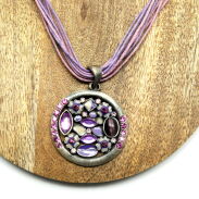 WISIOR / NASZYJNIK NA SZNURECZKACH Z OKRĄGŁĄ ZAWIESZKĄ                                                (WISZ-9 SAH) - 2